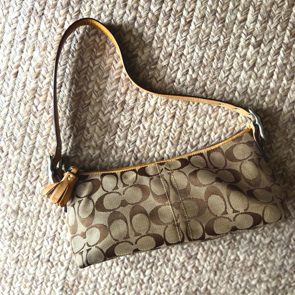 Coach Signature Hampton Jacquard Baguette